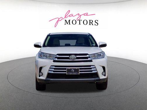 Blizzard Pearl 2017 Toyota Highlander LE