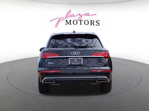 Mythos Black Metallic 2023 Audi Q5 45 S line Premium