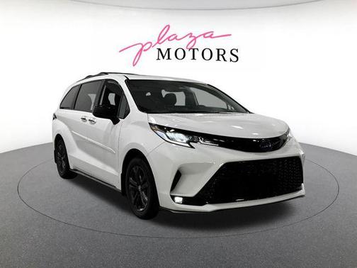 Ice Cap 2025 Toyota Sienna XSE 7 Passenger