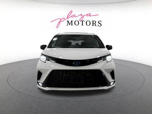 Ice Cap 2025 Toyota Sienna XSE 7 Passenger