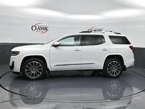 2022 GMC Acadia Denali
