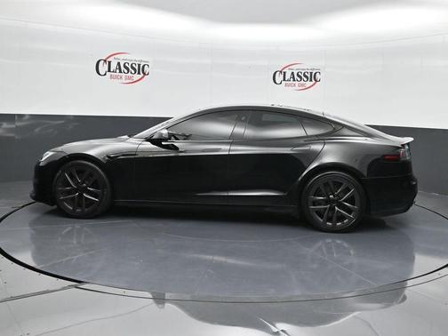 2022 Tesla Model S Plaid