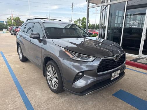2023 Toyota Highlander Platinum