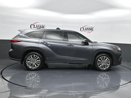 2023 Toyota Highlander Platinum