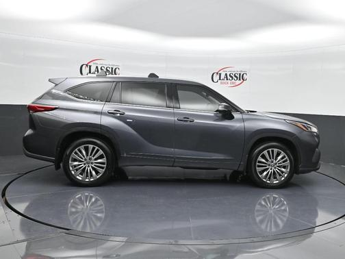 2023 Toyota Highlander Platinum