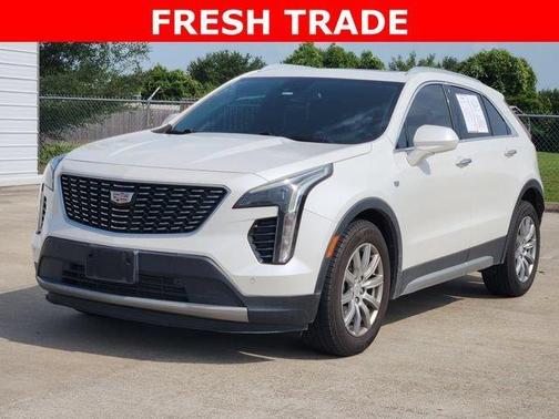 Crystal White Tri-Coat 2019 Cadillac XT4 Premium Luxury