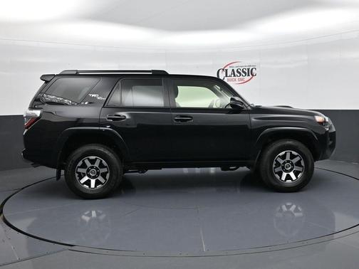 2024 Toyota 4Runner TRD Off Road