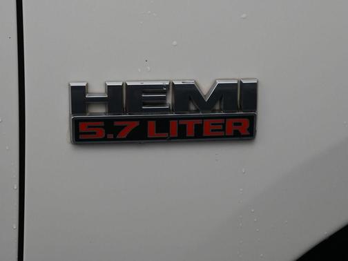 2016 RAM 1500 SLT