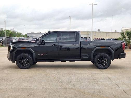 Onyx Black 2024 GMC Sierra 2500 AT4