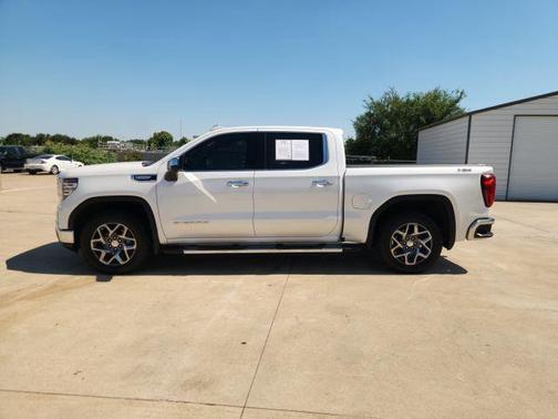 White Frost Tri-Coat 2022 GMC Sierra 1500 SLT