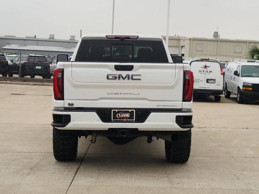 White Frost Tri-Coat 2024 GMC Sierra 2500 Denali Ultimate