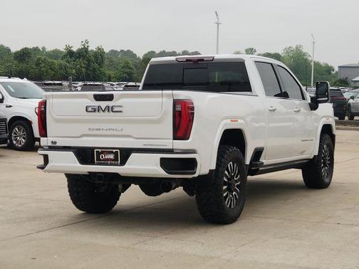White Frost Tri-Coat 2024 GMC Sierra 2500 Denali Ultimate