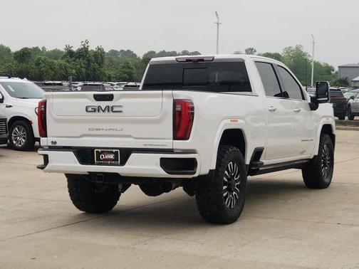 White Frost Tri-Coat 2024 GMC Sierra 2500 Denali Ultimate