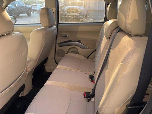 2012 Mitsubishi Outlander SE