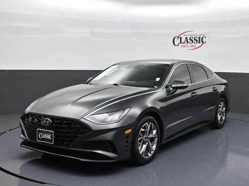 2022 Hyundai SONATA SEL