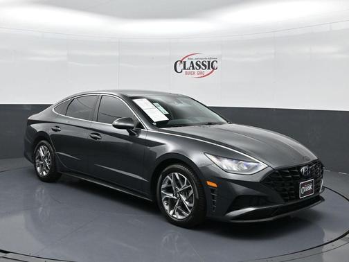 2022 Hyundai SONATA SEL