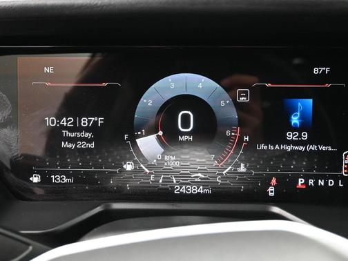 2024 GMC Acadia Elevation
