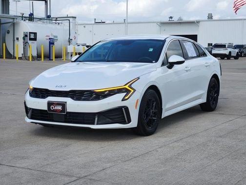 Snow White Pearl 2025 Kia K5 LXS