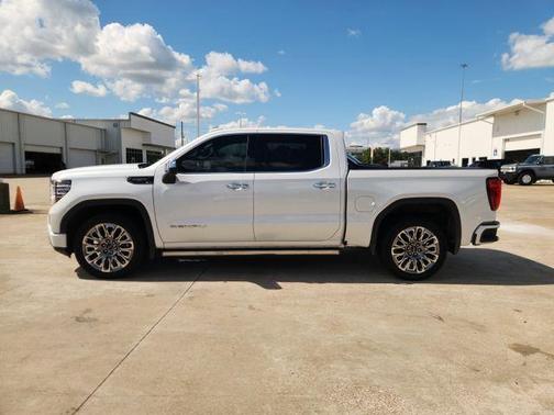 White Frost Tri-Coat 2023 GMC Sierra 1500 Denali Ultimate
