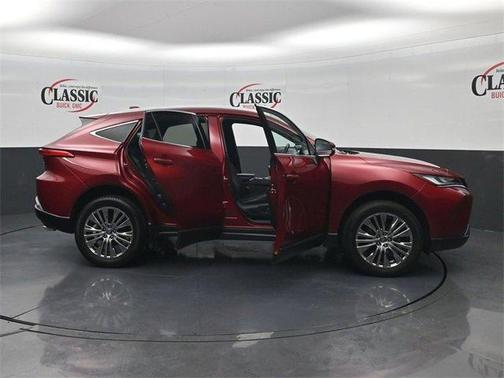 2023 Toyota Venza LE