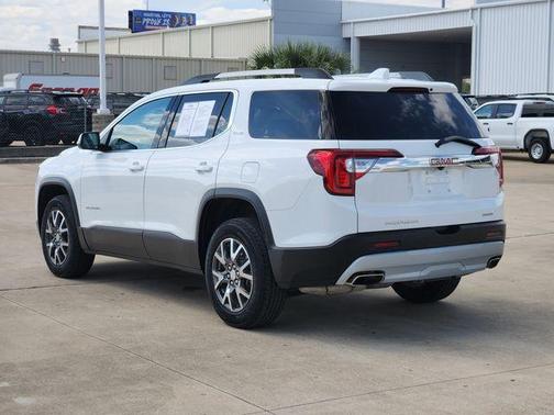 Summit White 2023 GMC Acadia SLE