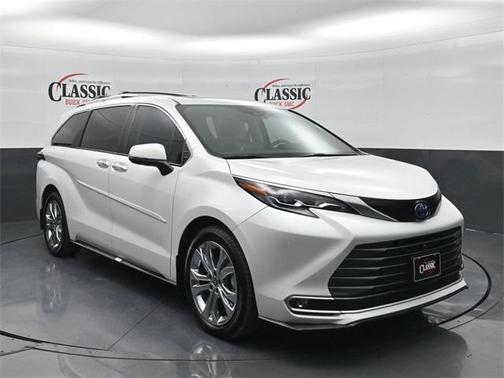 2024 Toyota Sienna Platinum 7 Passenger