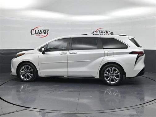 2024 Toyota Sienna Platinum 7 Passenger
