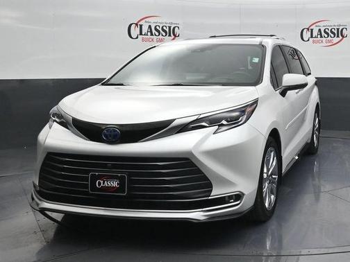 2024 Toyota Sienna Platinum 7 Passenger