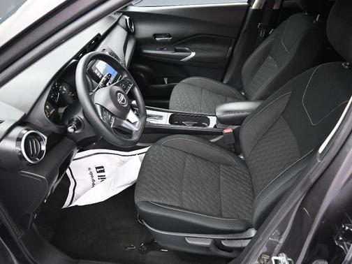 2022 Nissan Kicks SV