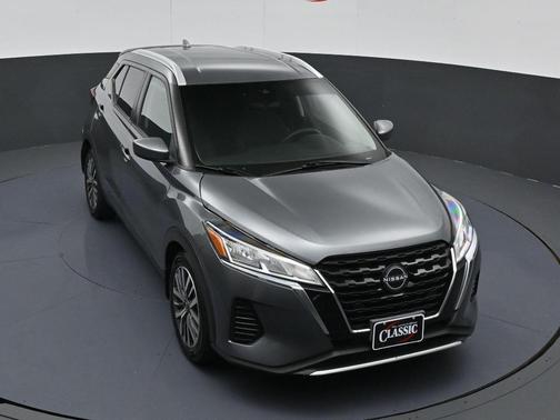 2022 Nissan Kicks SV