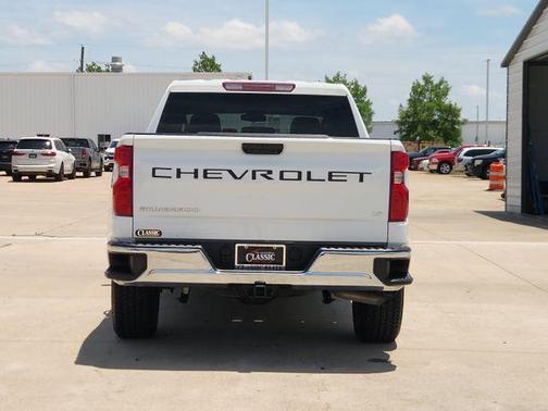 Summit White 2024 Chevrolet Silverado 1500 LT