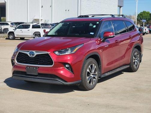 04H 2021 Toyota Highlander Hybrid XLE