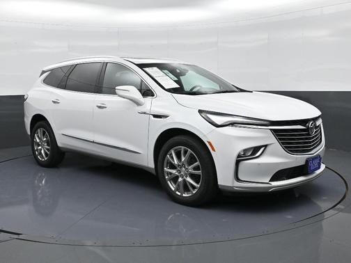 2022 Buick Enclave Essence