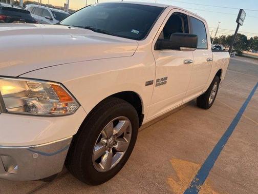 2016 RAM 1500 SLT