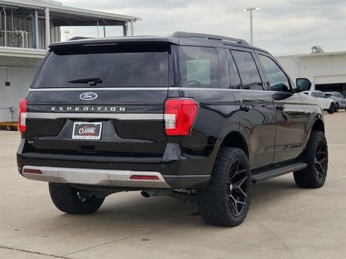Black Metallic 2024 Ford Expedition XLT
