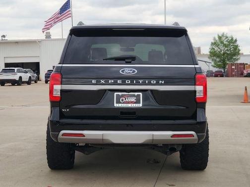 Black Metallic 2024 Ford Expedition XLT