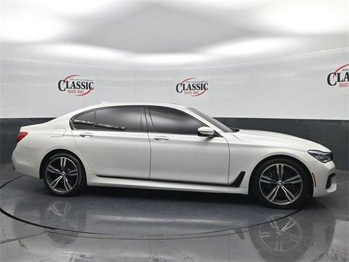 2017 BMW 750 i