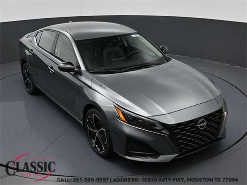 2025 Nissan Altima SR