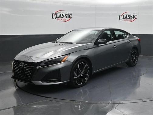 2025 Nissan Altima SR