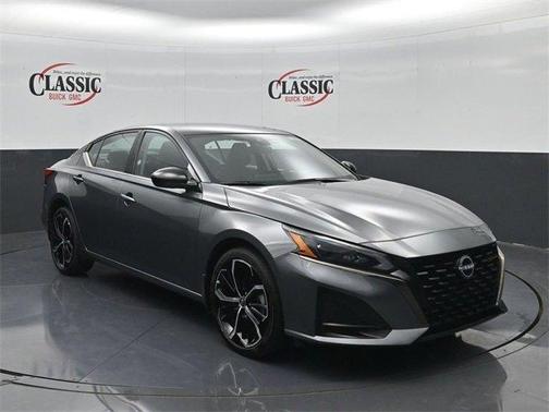 2025 Nissan Altima SR