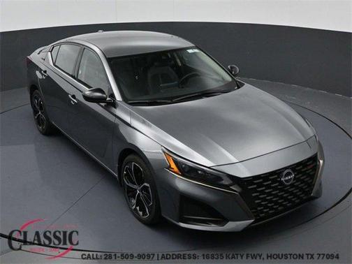 2025 Nissan Altima SR