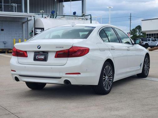 Mineral White Metallic 2020 BMW 530 i