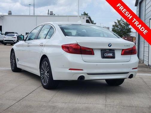 Mineral White Metallic 2020 BMW 530 i