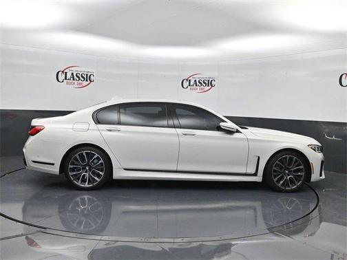 2022 BMW 750 i xDrive
