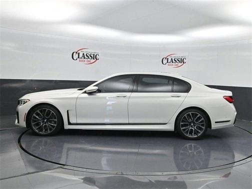 2022 BMW 750 i xDrive