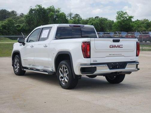 White Frost Tri-Coat 2022 GMC Sierra 1500 SLT