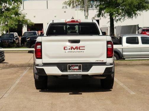 Summit White 2024 GMC Canyon AT4
