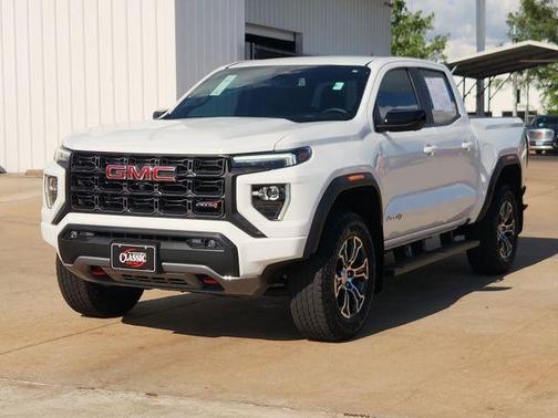 Summit White 2024 GMC Canyon AT4