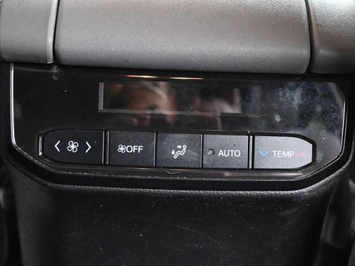 2023 Toyota Highlander Hybrid LE