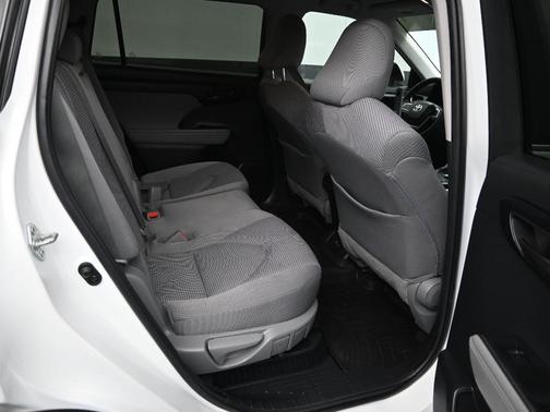 2023 Toyota Highlander Hybrid LE